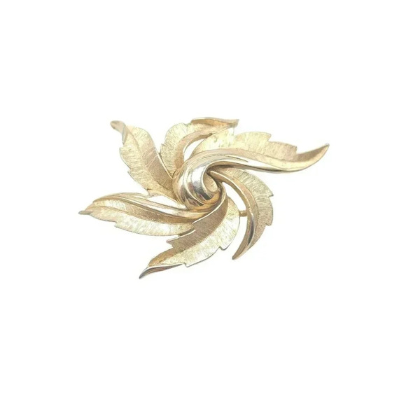 Trifari Feather Fan Polish Texture Brooch Pin Gold Tone Vintage - Picture 2 of 4